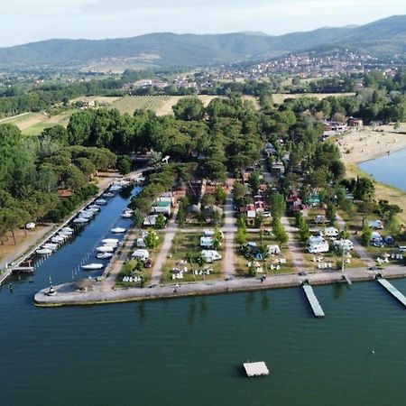 Camping Village Punta Navaccia Tuoro sul Trasimeno Exterior foto