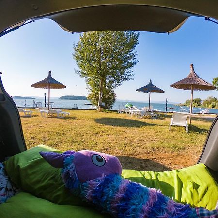 Camping Village Punta Navaccia Tuoro sul Trasimeno Exterior foto