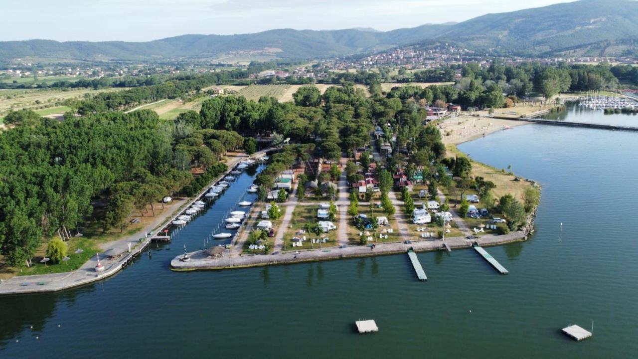 Camping Village Punta Navaccia Tuoro sul Trasimeno Exterior foto