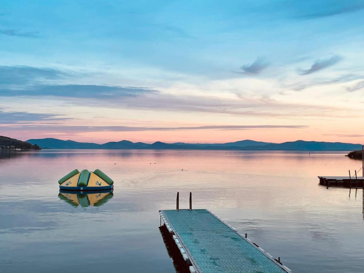Camping Village Punta Navaccia Tuoro sul Trasimeno Exterior foto