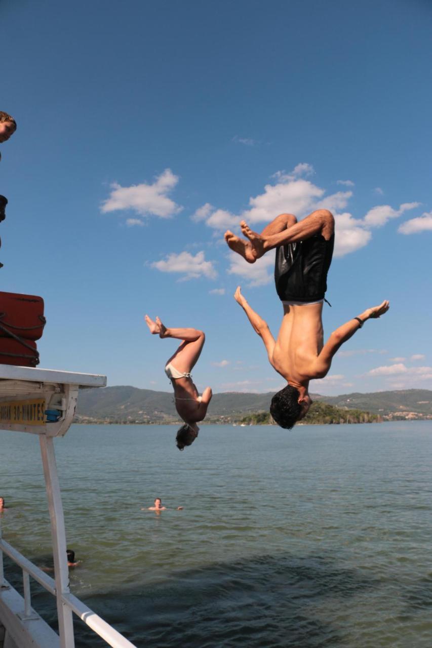 Camping Village Punta Navaccia Tuoro sul Trasimeno Exterior foto